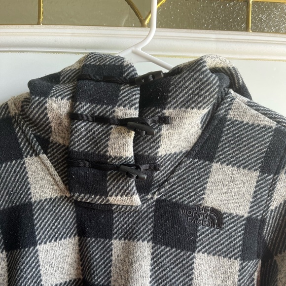 The North Face Plaid Fleece Cowl Turtleneck Crescent Hooded Sweater Pullover EUC - Picture 3 of 4